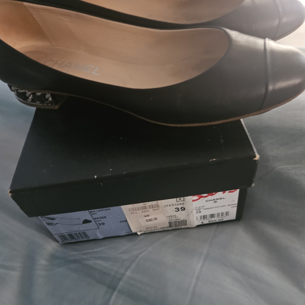 CHANEL Elegant Black Heels with Metallic Detail